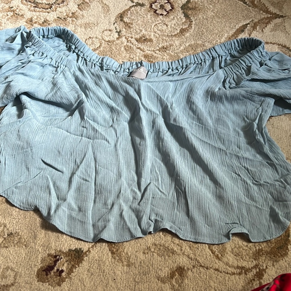 blue cropped? top